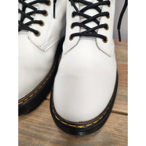 Doc Dr. Martens Boots Zavala White Leather Lace Up Mens 7/ Womens 8 main image 4